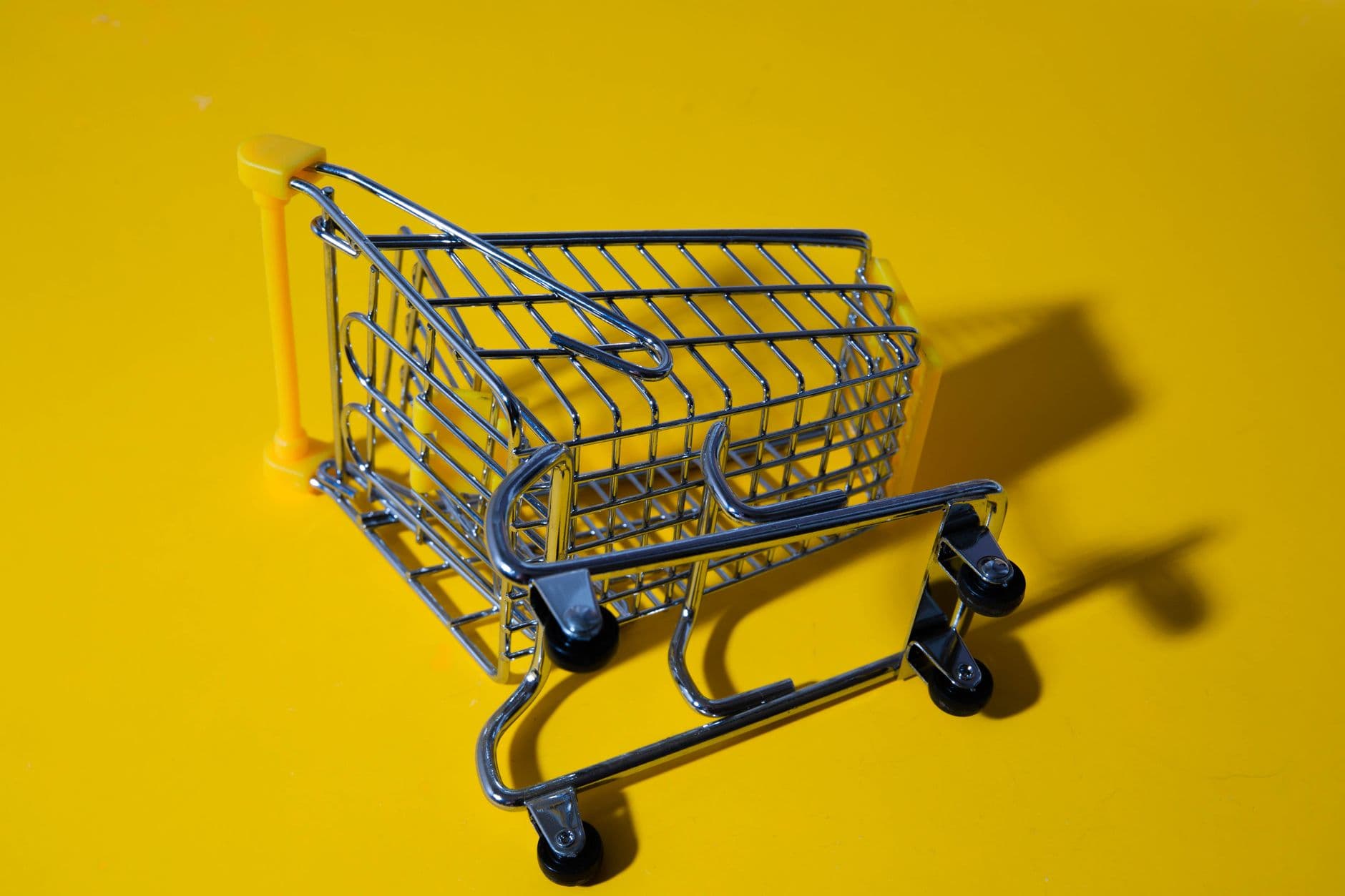 How to Handle Out-of-Stock and Discontinued Products for SEO