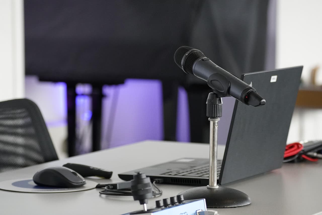 One Webinar, Five Formats: Turning a 45-Minute Recording into X Threads and Newsletters